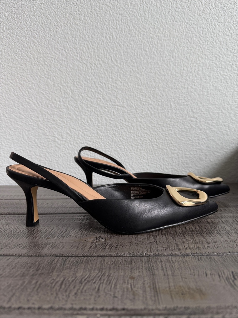 ON 34TH Gadriel Halterback Pumps NIB